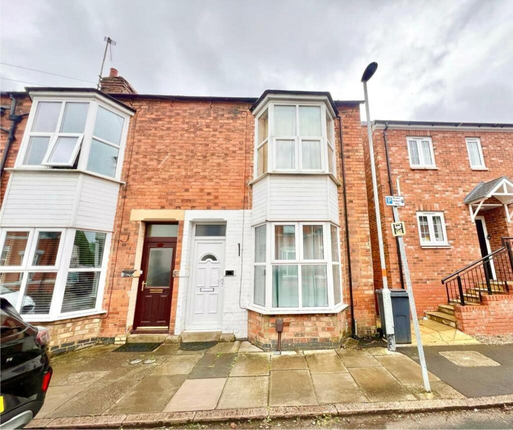 Lovely Spacious Room Near Train Station And University Dallington  Екстериор снимка